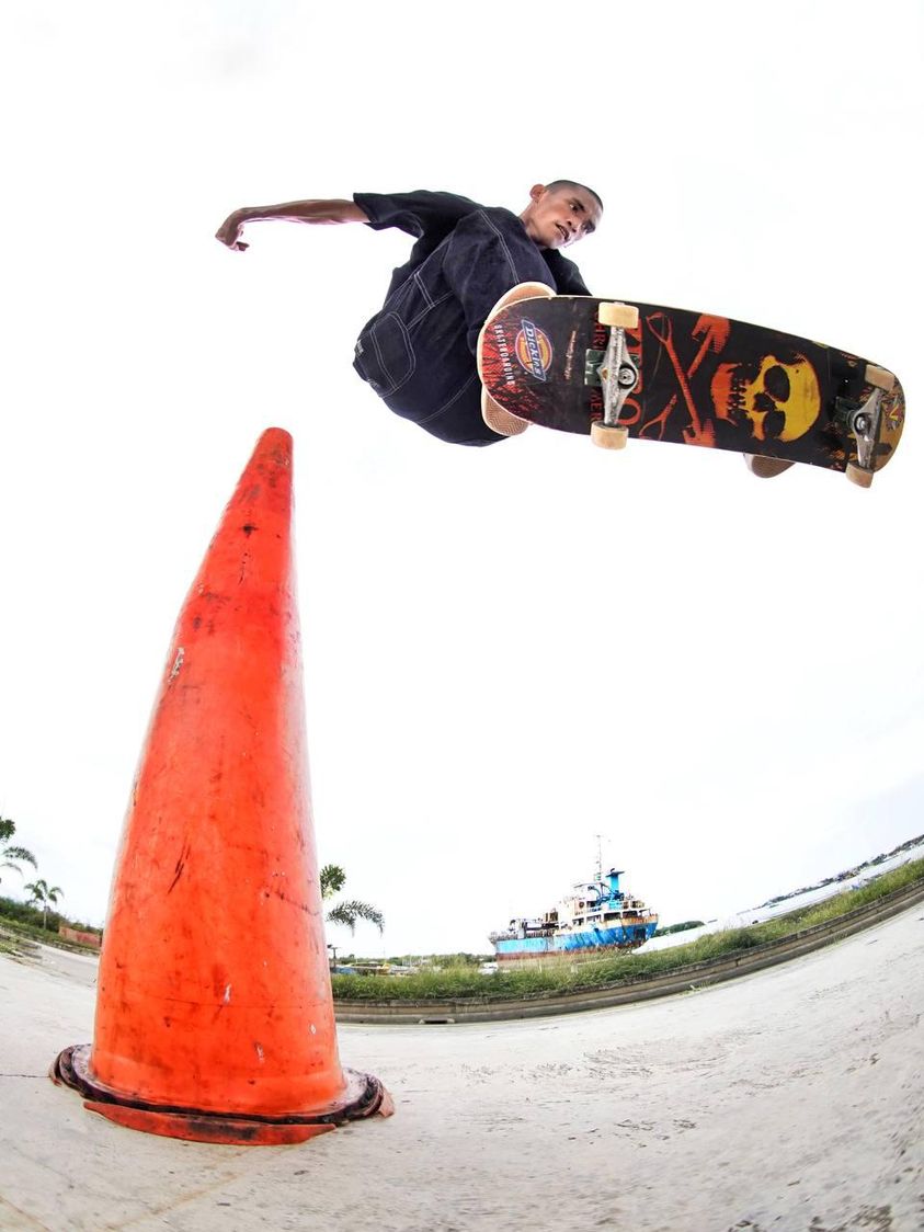 Motic Panugalinog Ollie a huge cone