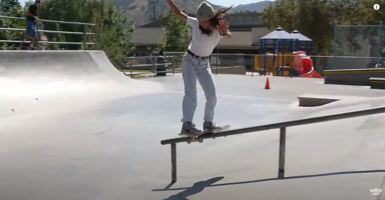 Rayssa Leal frontside boardslide